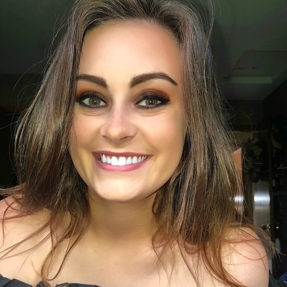 Meet your Posher, Mady - Picture 1 of 2